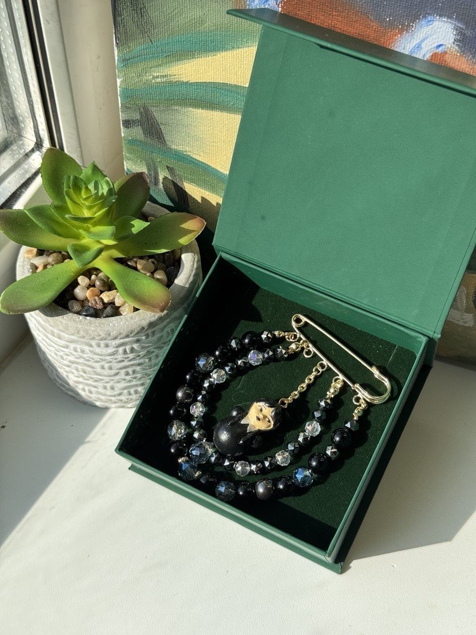 Брошь-булавка  «Неваляшка Уэнсдэй»