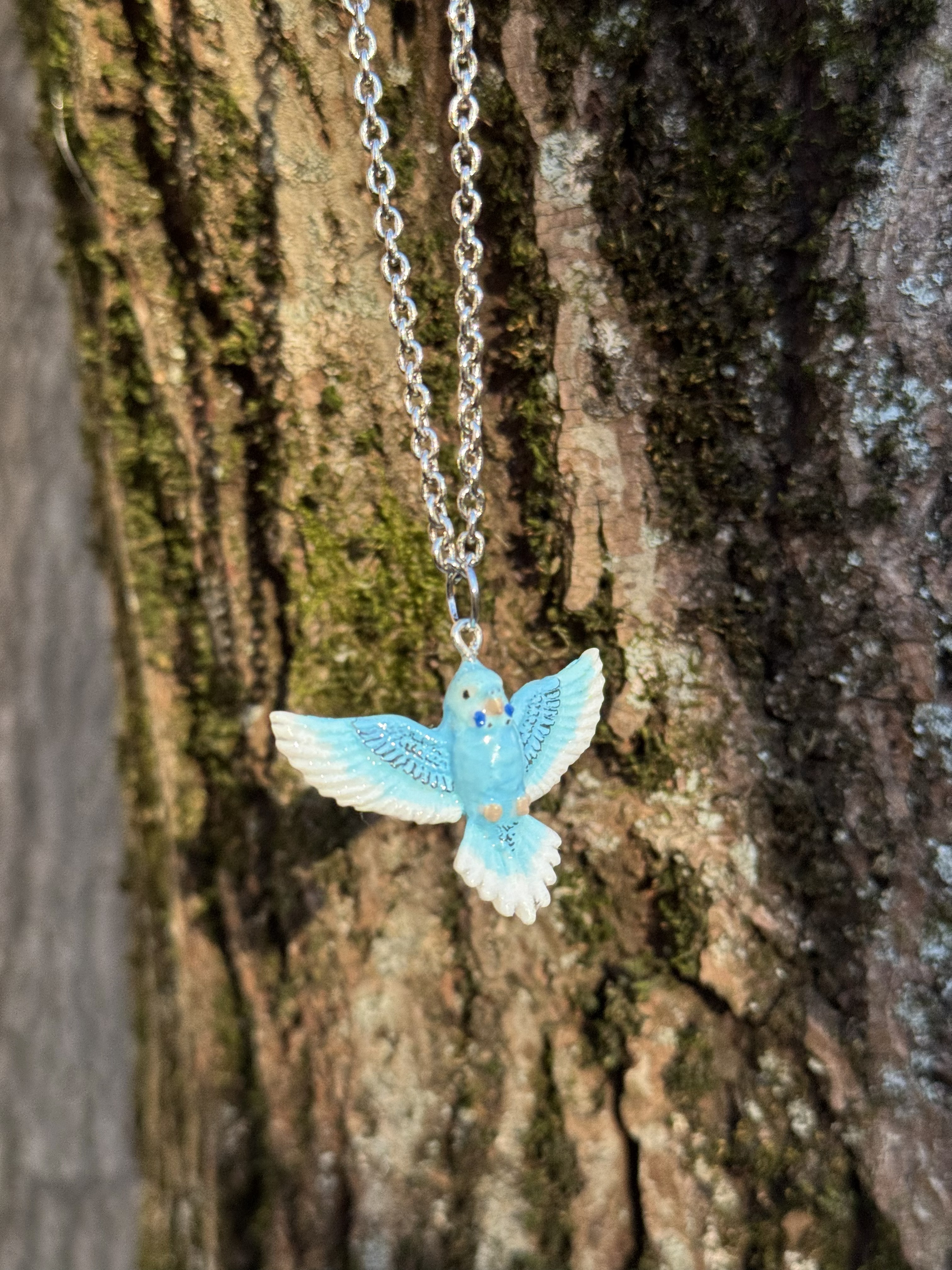 Кулон "Голубой волнистый попугайчик"