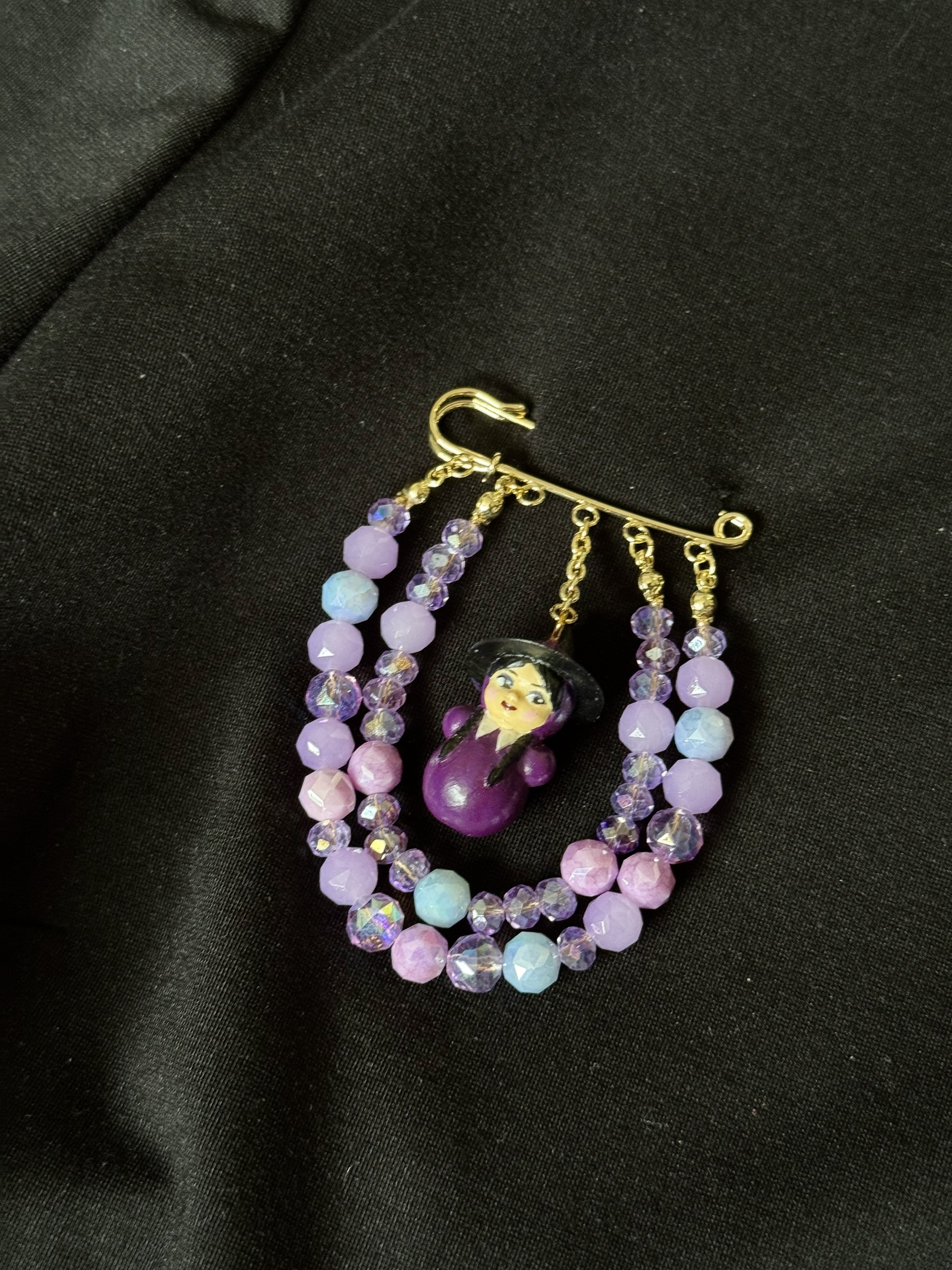 Брошь-булавка «Неваляшка-волшебница»