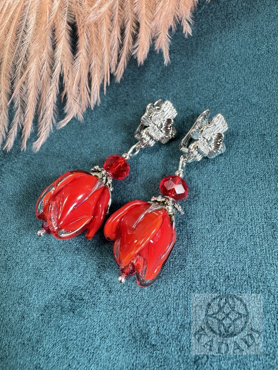 Серьги Пламя с красными подснежниками